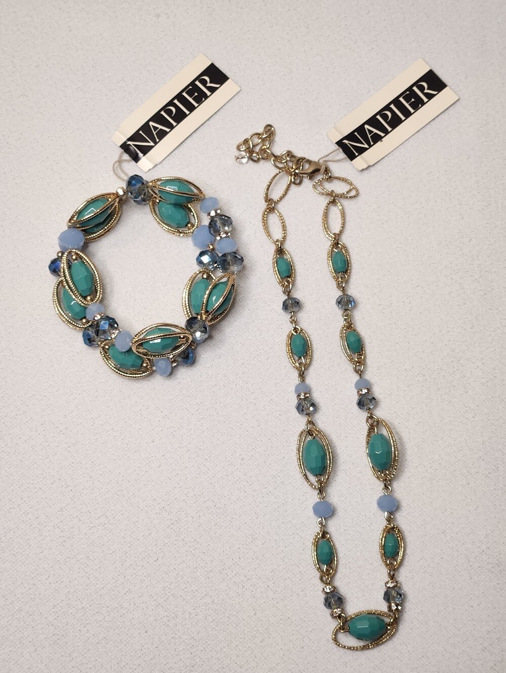 Napier Necklace & Bracelet Set Gold Tone Oval Chain Links Sea Green Blue Beads - Picture 14 of 16